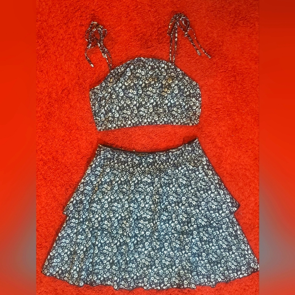 Black & White Floral Two-Piece Set – Crop Top & Skirt